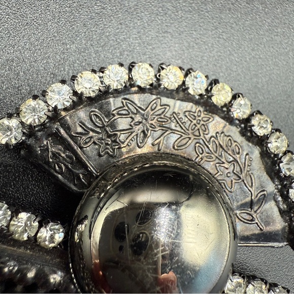 Vintage Art Deco Black Metal Fan Tassel Brooch with Dangly Chain Strands - Picture 16 of 17